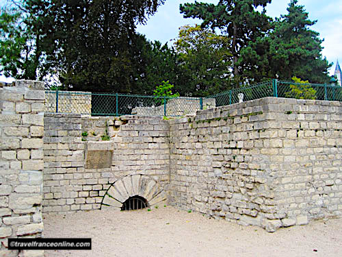 Amphitheater Paris Arènes de Lutèce, Paris' Roman amphitheater