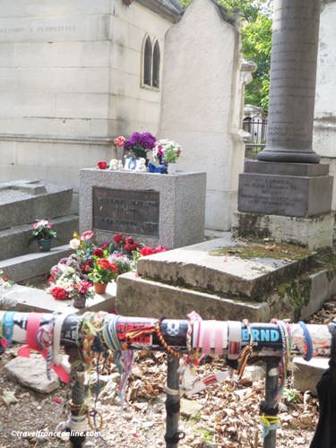 Pere Lachaise Cemetery - Jim Morrison's grave