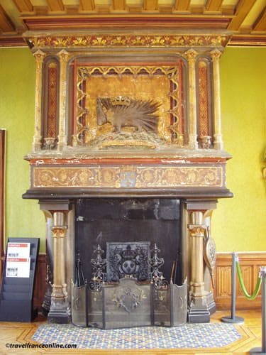 Chateau de Chaumont sur Loire - Fireplace with porcupine emblem