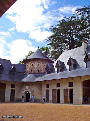 Chateau de Chaumont sur Loire - Stables and dovecote