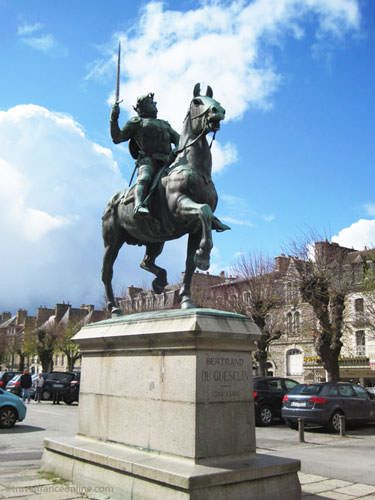 Statue of Bertrand du Guesclin on Place du Champ Clos
