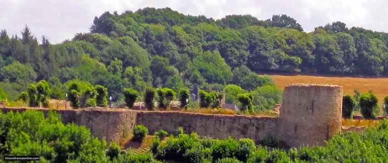 Lehon castle near Dinan for Travel France Online