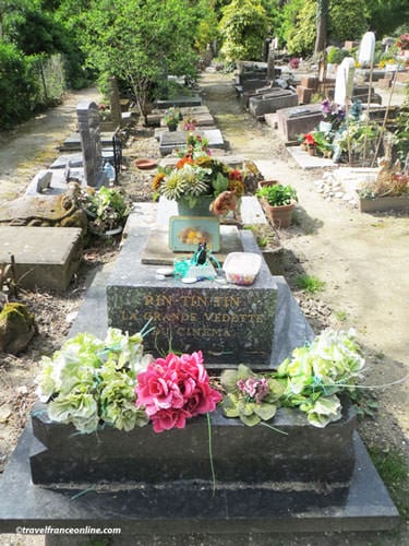 Cimetiere des Chiens - Rintintin's grave