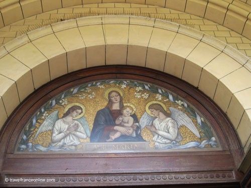 Notre-Dame-du-Travail Church tympanum