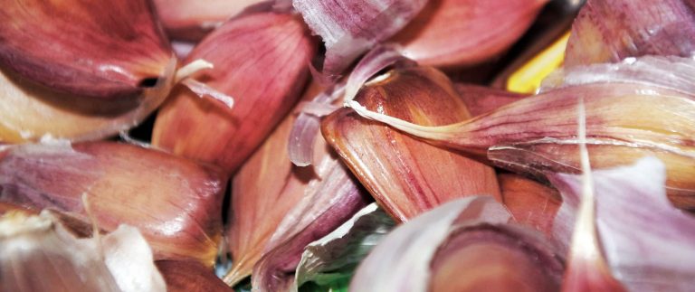Pink garlic soup