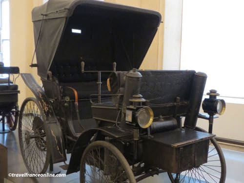Arts et Metiers Museum - old car