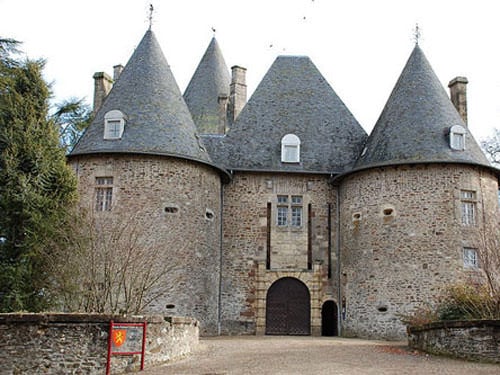 Chateau de Pompadour - Fortified gate - Le Châtelet
