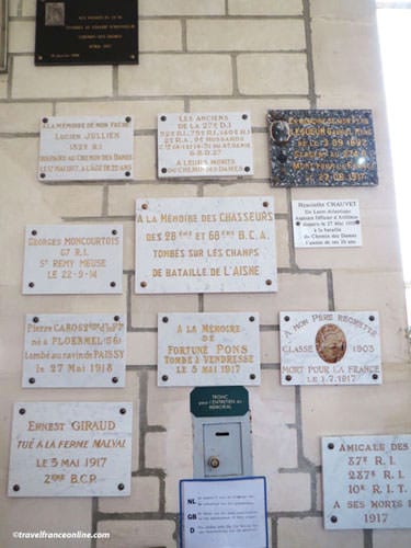 Cerny-en-Laonnoais - Memorial plates in Chapel