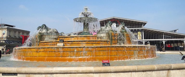 Fontaine aux Lions de Nubie in Parc de la Villette - Paris