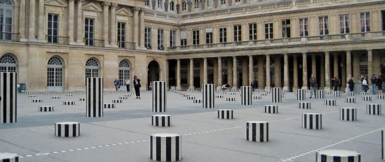 Colonnes de Buren in Palais-Royal