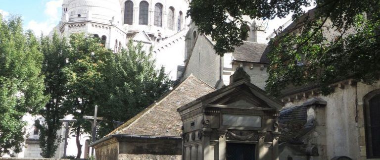 Petit Cimetiere du Calvaire in Montmartre
