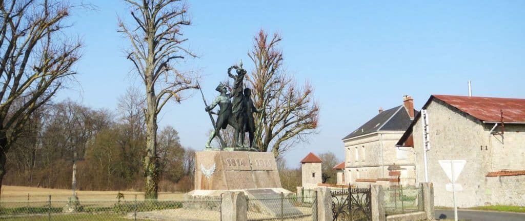 Monument des Marie-Louise at the farm of Hurtebise - Chemin des Dames