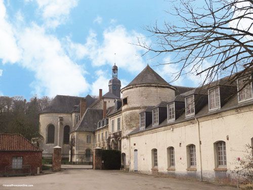 Abbaye de Valloires - Church and 16th century dovecote