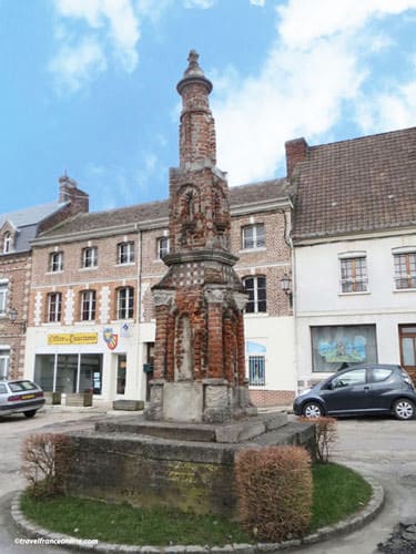 Croix du Bourg in Crécy-en-Ponthieu