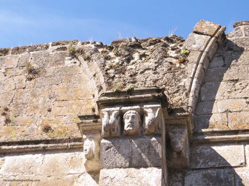Ile chauvet Abbey - Romanesque sculptures