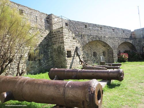 Ile de Noirmoutier - Canons from English vessel Maidstone seized in 1747 - Chateau de Noirmoutier