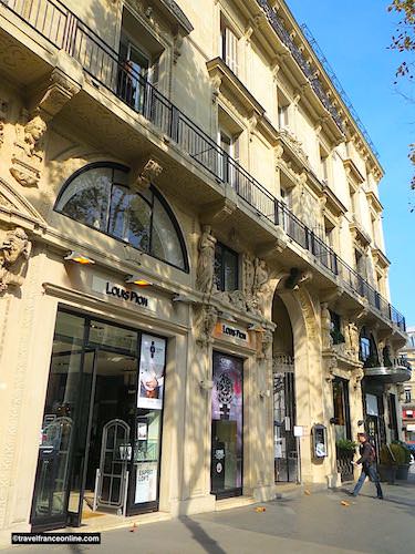 Galerie de la Madeleine - Building with gallery's entrance on Place de la Madeleine