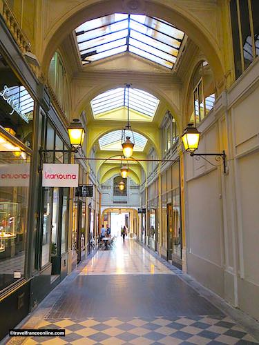 Galerie de la Madeleine - Exiting on Rue Boissy d'Anglas