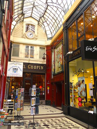 Passage Jouffroy - Hotel Chopin and Musee Grevin exit