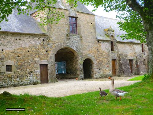 Chateau de Gratot - Communs and entrance gatehouse