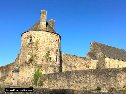 Saint-Sauveur-le-Vicomte fortress - Round tower
