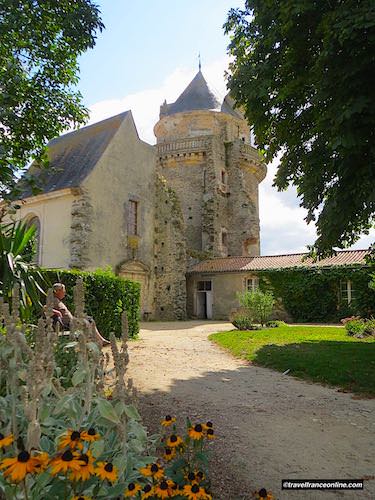Castle of Apremont - chapel and tower