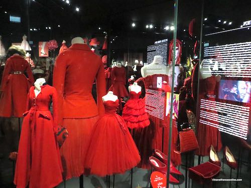 Christian Dior - Red collections Louvre 2017 exhibition