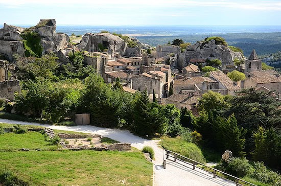 Les Baux-de-Provence village