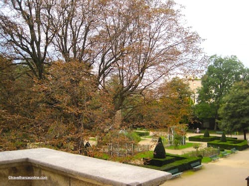 Square René le Gall landscaped above the bed of the river Bièvre