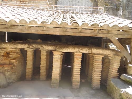Baths of Constantine in Arles - Hypocaust with brick pillars