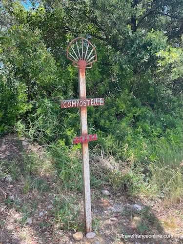 Camino signs come in all styles along the trails