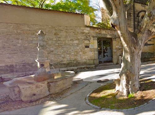 Grabels Rectory gate and village fountain