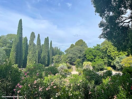 Montpellier - Botanical garden with artificial mound