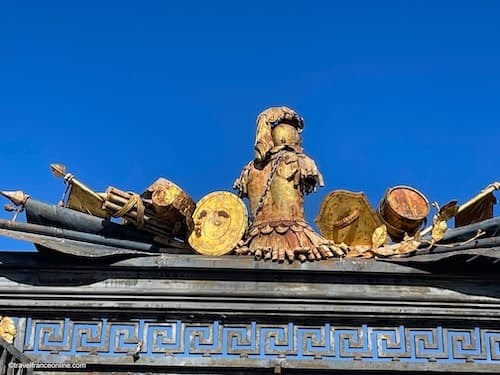Montpellier - Promenade du Peyrou - Trophy of Arms on entrance gate